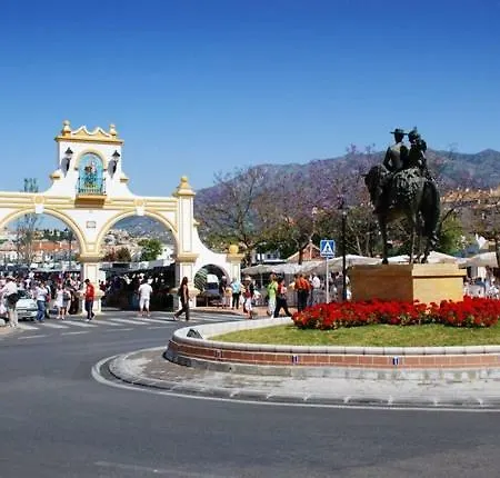 & Fuengirola